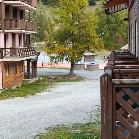 Joli Aux Pieds Des Pistes